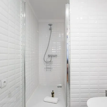 Apartment Modern Retro Downtown By Lovelystay Porto