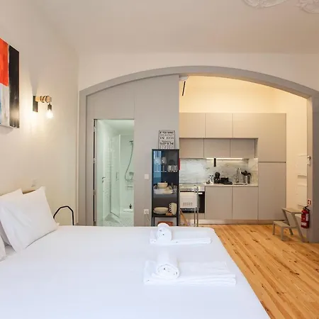 Apartment Modern Retro Downtown By Lovelystay